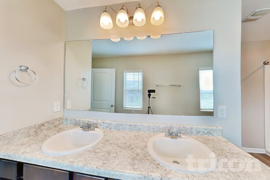 Building Photo - 99 Yonah Way