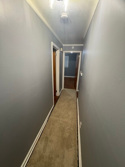 Building Photo - 648 E 6th St