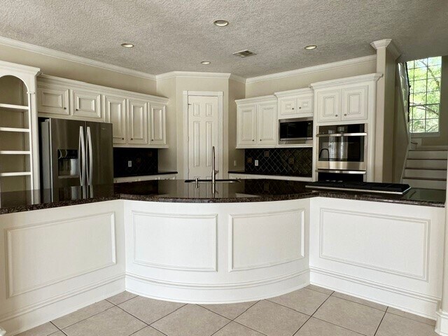 Building Photo - 19911 Westside Forest Dr