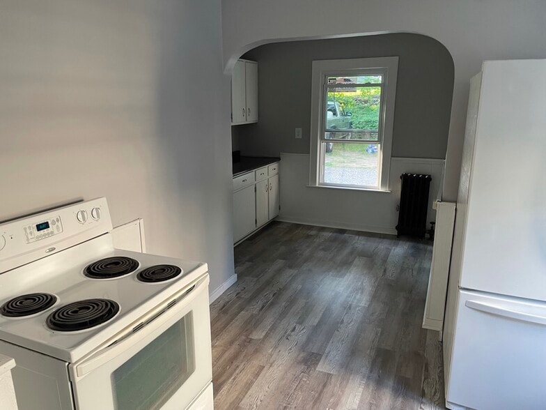 Building Photo - 600 Alden St