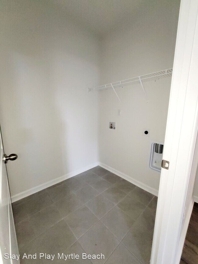 Building Photo - 4 br, 2 bath House - 1028 Red Tide Street