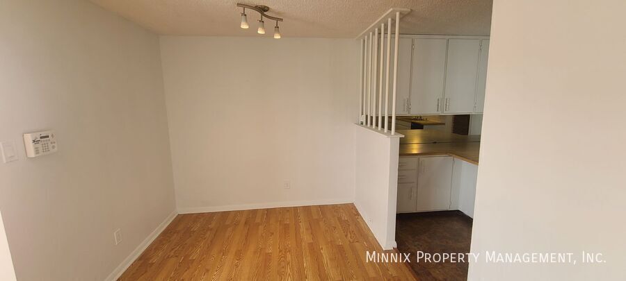 Building Photo - 210 N Glenwood Dr