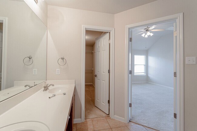 Building Photo - 4505 Hees Ct