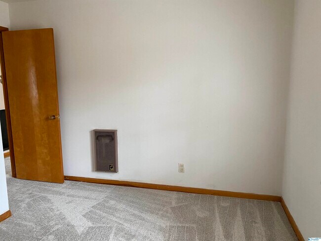 Building Photo - 4211 Tee Jay Dr NW