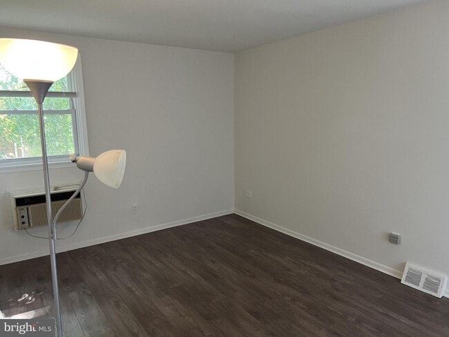 Building Photo - 213 Alnus St