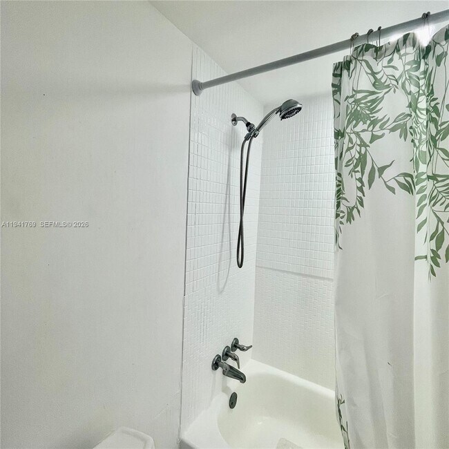 Building Photo - 17620 Atlantic Blvd