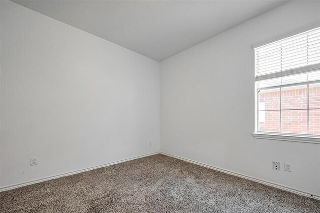 Building Photo - 5906 Yaupon Ridge Dr