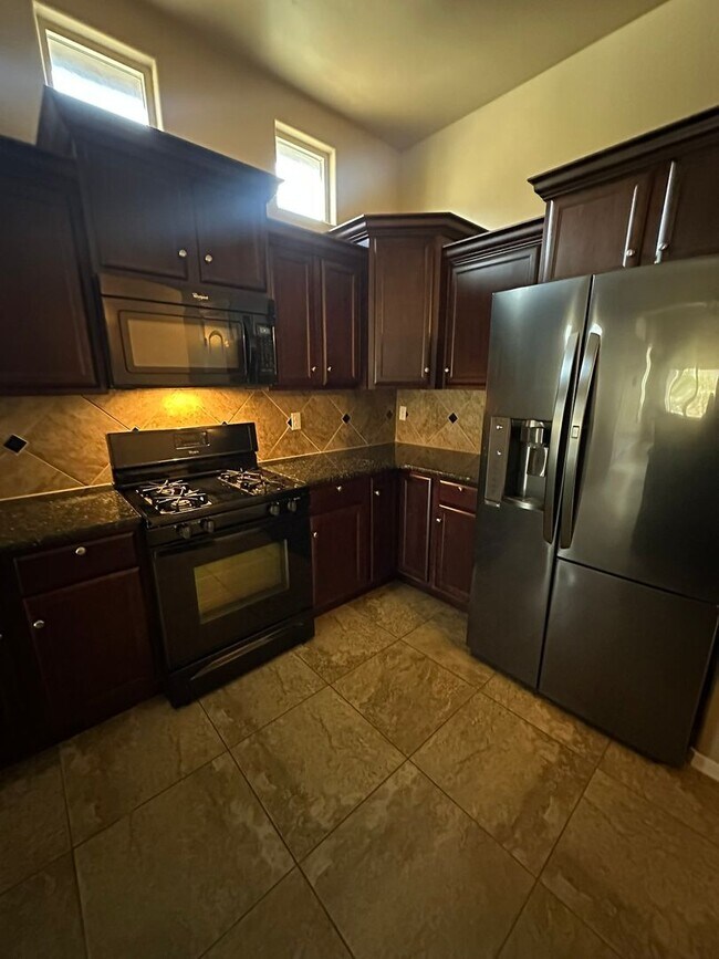 Building Photo - 4747 Zeno Pl