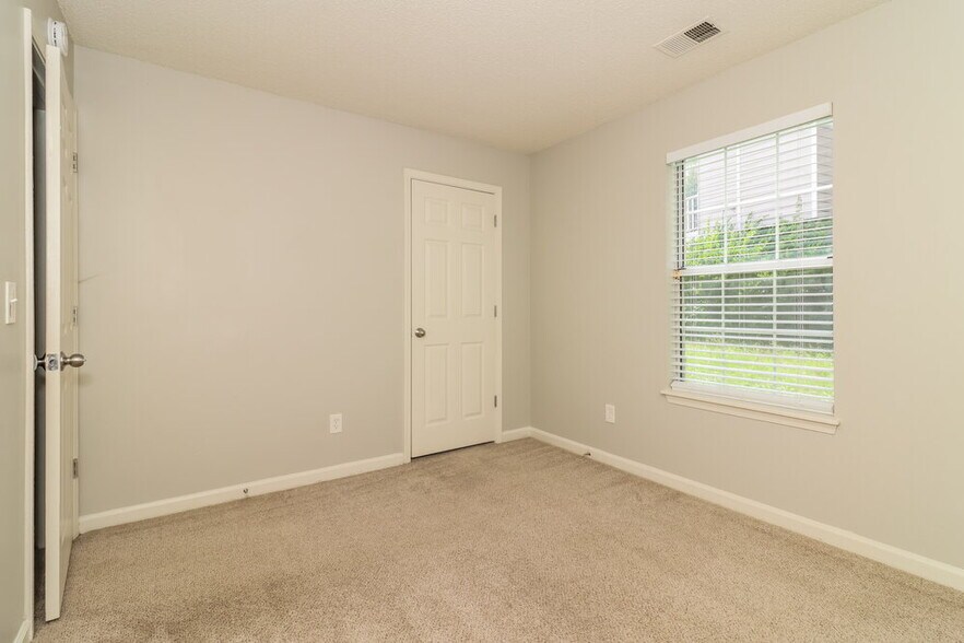 Building Photo - 2158 Denson Ln S W