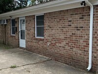 Building Photo - 3228 Lens Ave