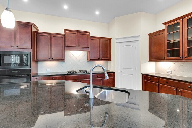 Building Photo - 3688 Maidstone Dr