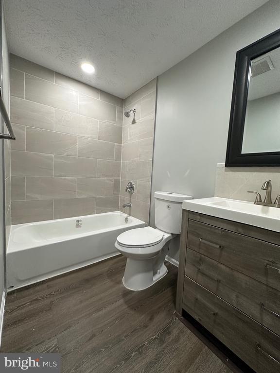 Building Photo - 7445 Aspenpark Rd