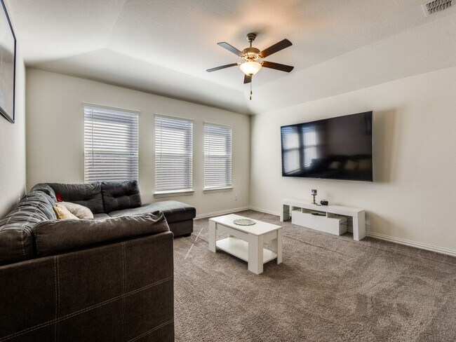 Building Photo - 302 Pepperbark Ave