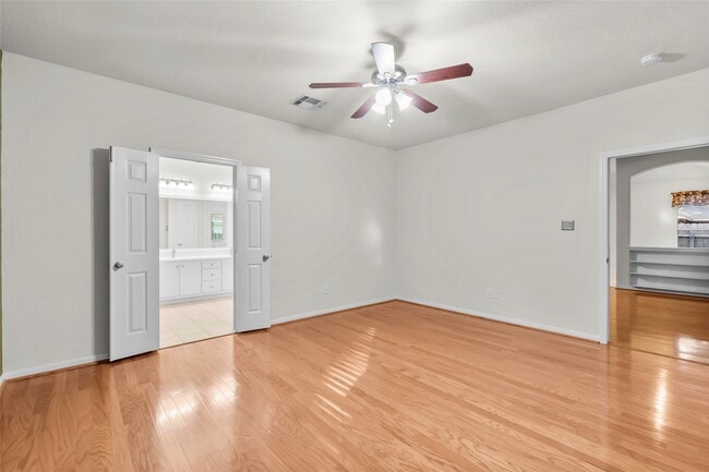 Building Photo - 118 W Russet Grove Cir