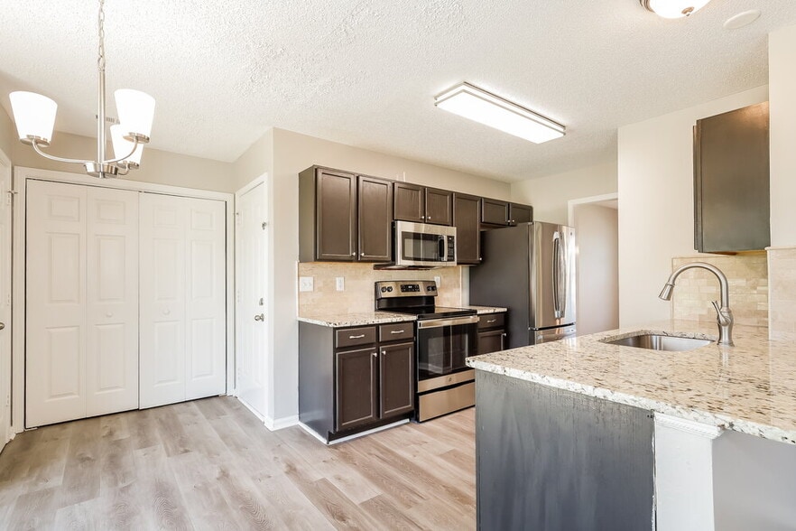 Building Photo - 2909 Dairywood Ln