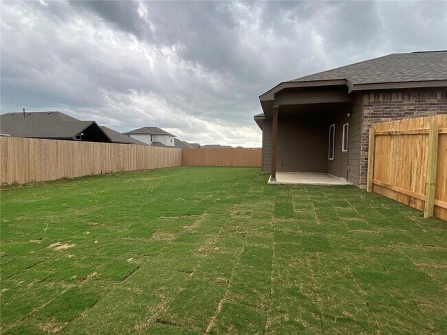 Building Photo - 1120 Whippletree Trl