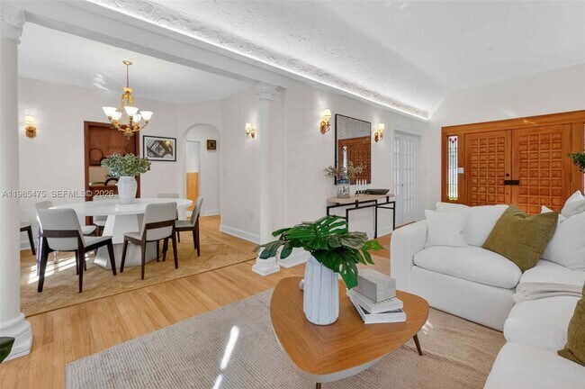 Building Photo - 1305 Alhambra Cir