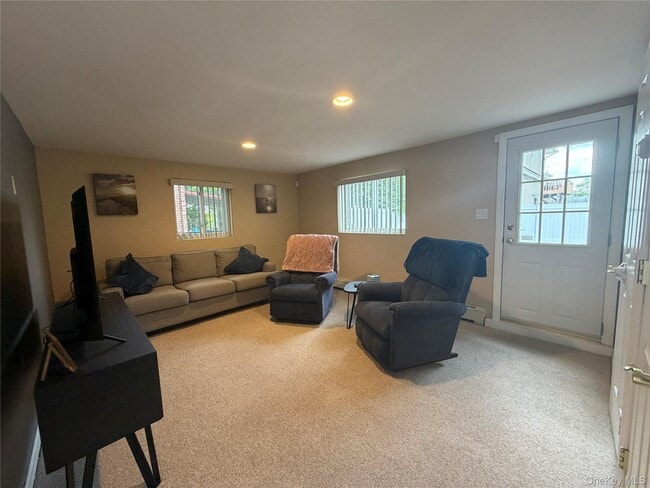 Building Photo - 748 Leslie Ln