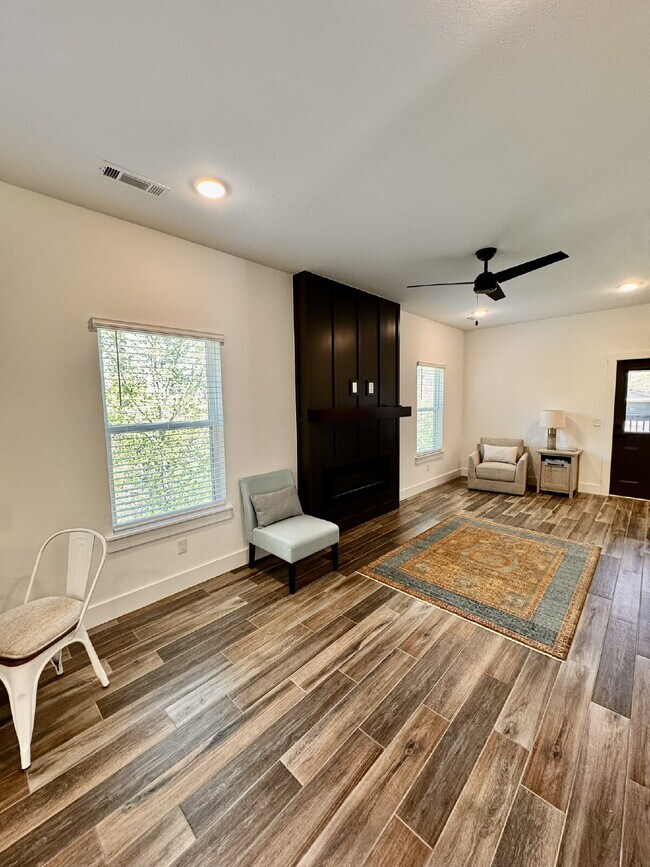 Building Photo - 8881 Williams Rd