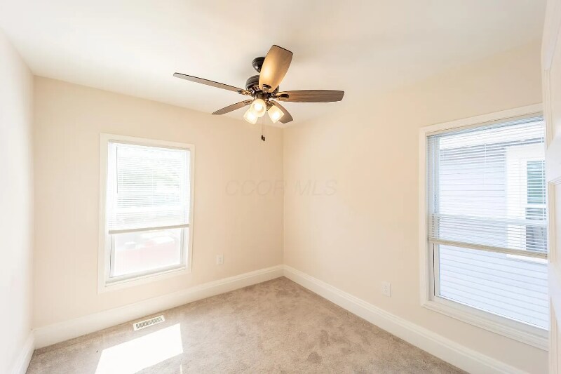 Building Photo - 582 Gilbert St