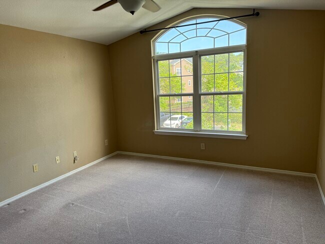 Primary Photo - 13810 Sutton Park Dr N