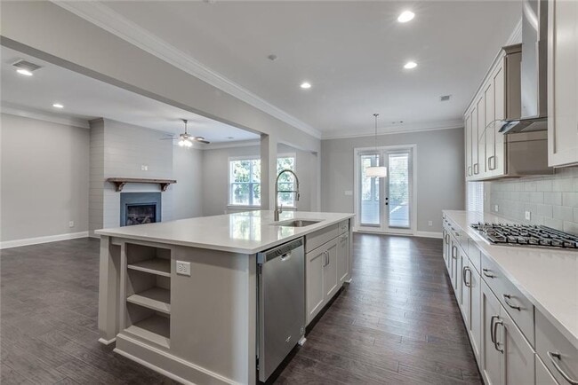 Building Photo - 440 Baroque Dr