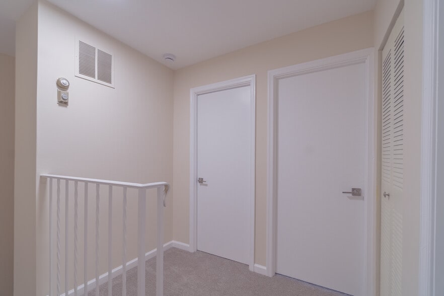 Building Photo - 9416 Penshurst Ct