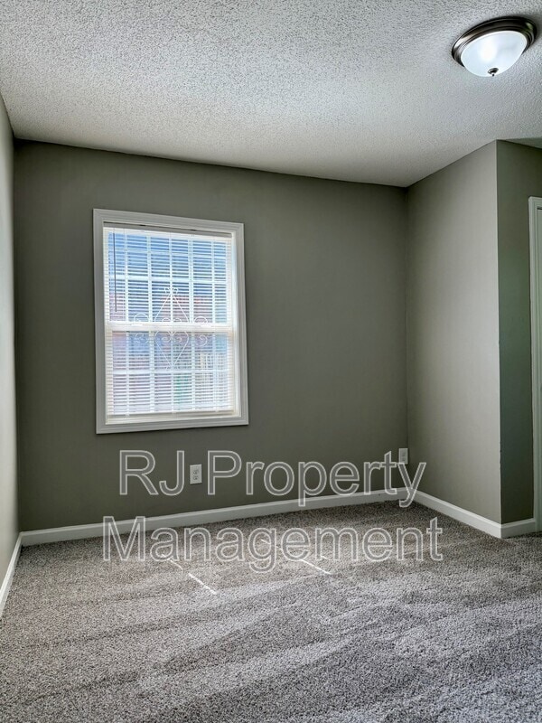 Building Photo - 3397 Farmville Rd