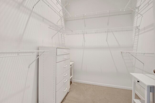 Building Photo - 525 W Superior St