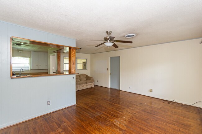 Building Photo - 1737 S Park