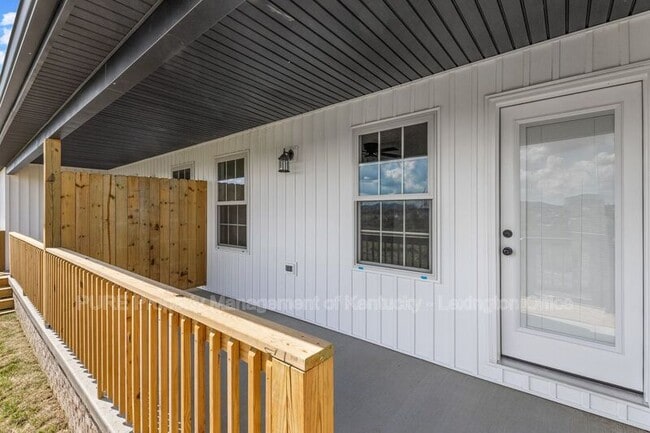Building Photo - 312 Winding Branch Dr