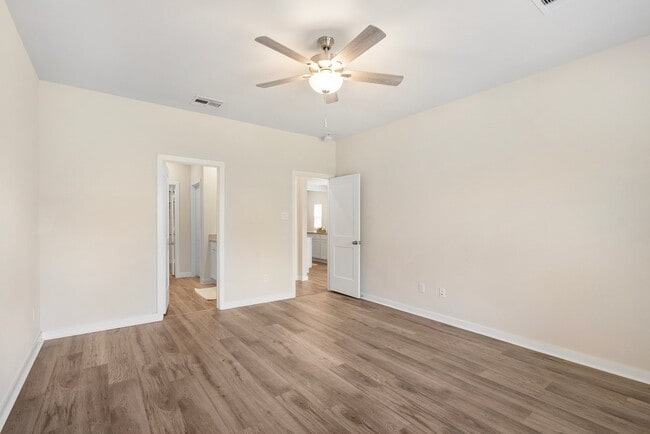 Building Photo - 5811 Blue Grama Dr