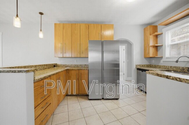 Building Photo - 1906 Montclair Ave