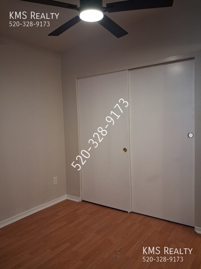 Building Photo - 2867 N Tolman Dr