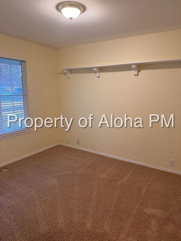 Building Photo - 3048 W Kendrick St