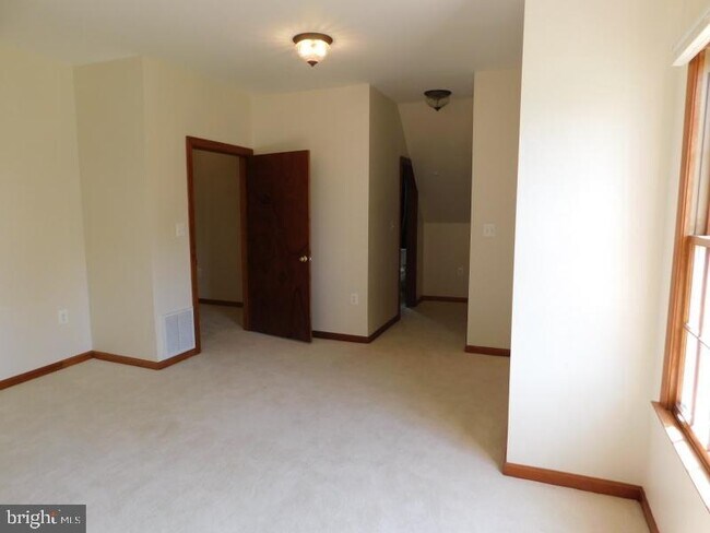 Building Photo - 13886 Berlin Turnpike