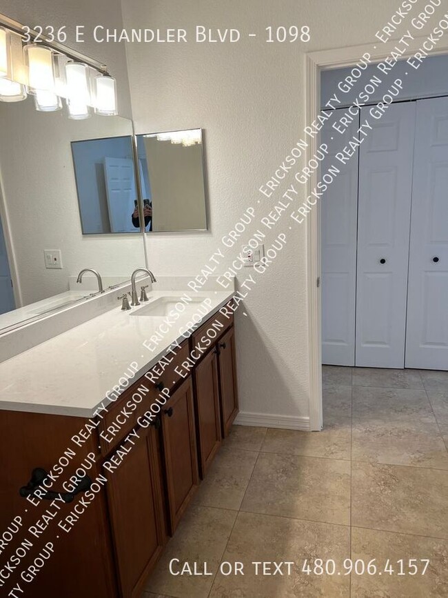 Building Photo - 3236 E Chandler Blvd