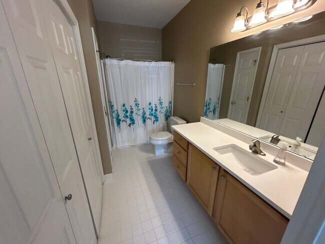 Building Photo - 1 Bedroom | 1.5 Bathroom Ground Level Rale...