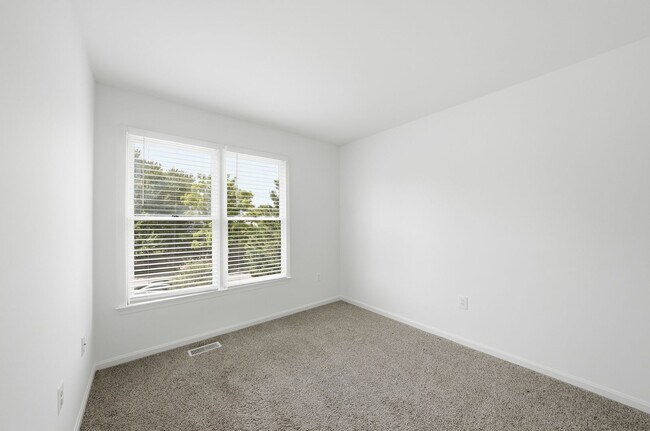 Building Photo - 46733 Woodmint Terrace