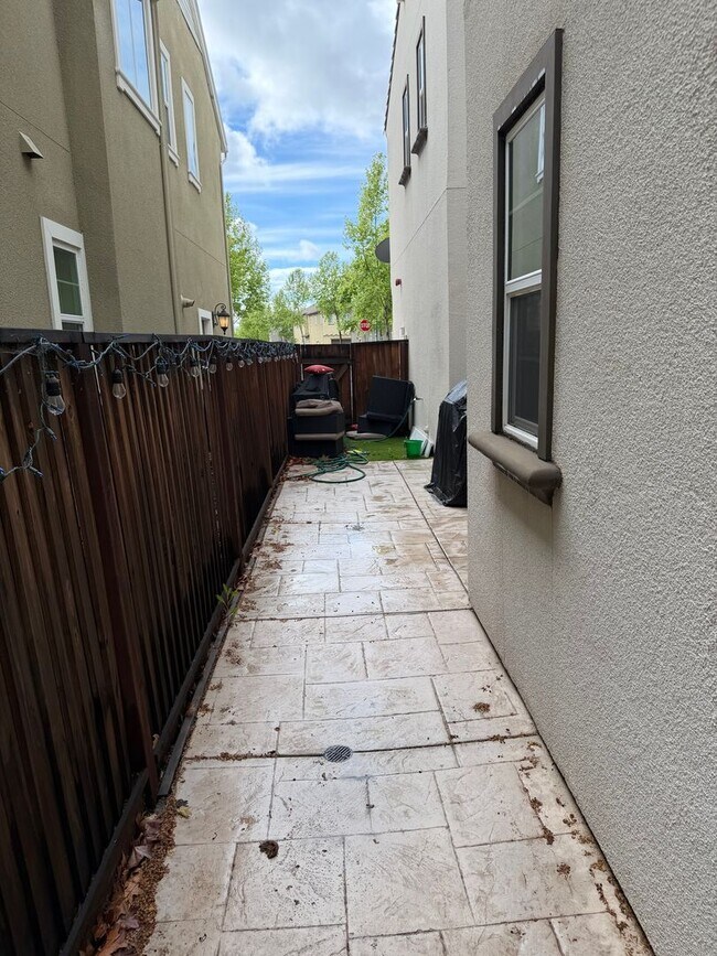 Building Photo - Beautiful 4-Bedroom Home for Lease in San Ramon’s Desirable 94582