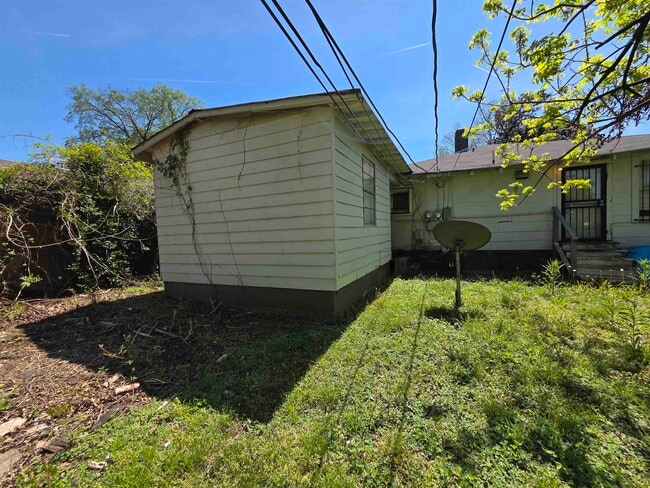 Building Photo - 1320 Faxon Ave