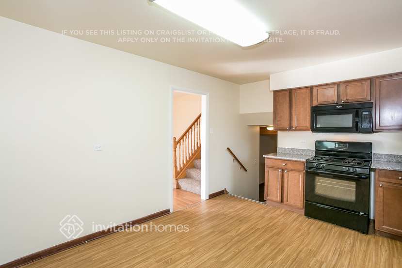 Building Photo - 1035 Iowa St