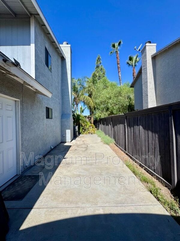 Building Photo - 29813 Park City Ave