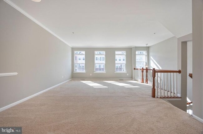 Building Photo - 844 Oriole Ave