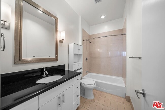 Building Photo - 3810 Wilshire Blvd