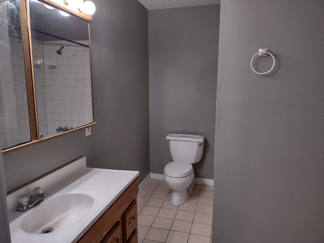 Building Photo - 2000 Filhiol Ave