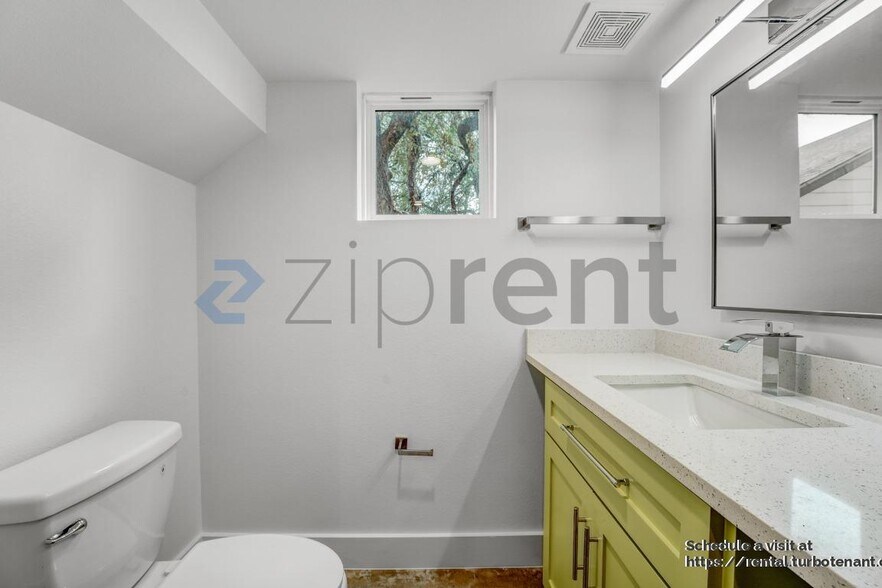 Building Photo - 124 S Mockingbird Cir