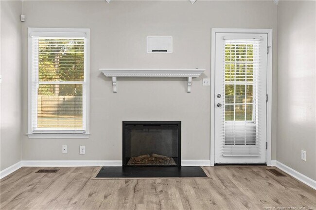 Building Photo - 2713 Leabrook Dr