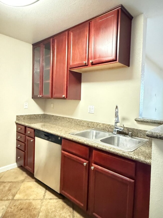 Building Photo - Deluxe Condo-2BR / 2BA near Santana Row/Santa Clara Valley Medical Center