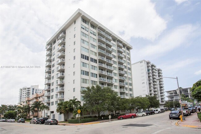 Building Photo - 1345 Lincoln Rd